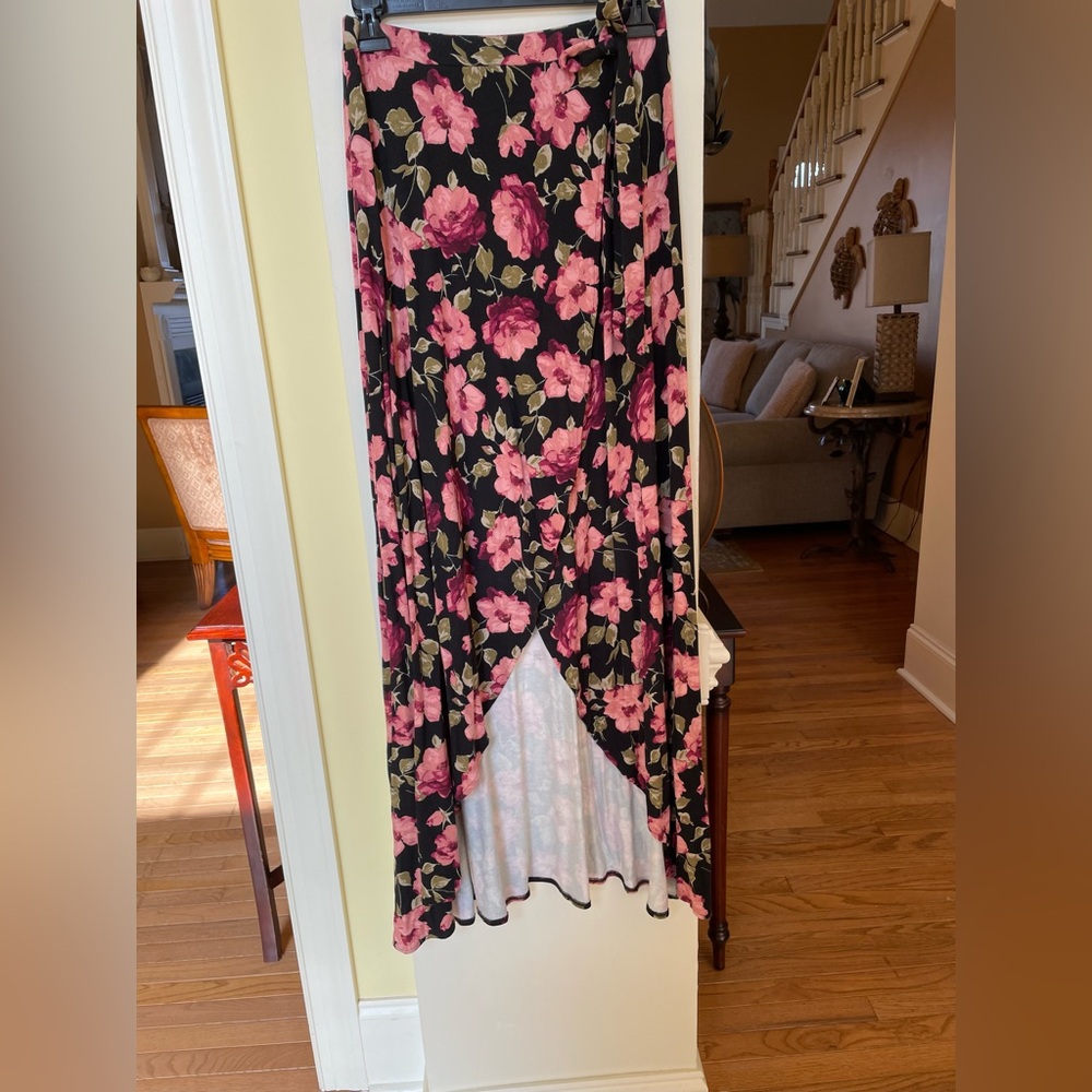 American Eagle Outfitters Pink and Black Floral High Low Skirt